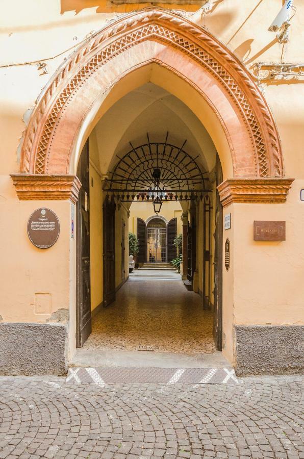 Lupari Apartment, Palazzo Storico Sotto Le Due Torri Bologna Exterior foto