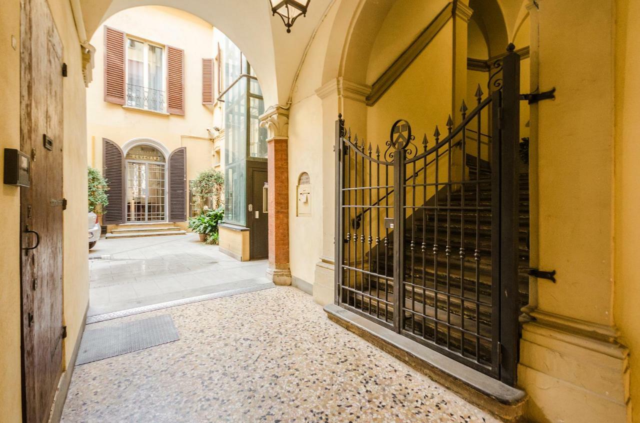 Lupari Apartment, Palazzo Storico Sotto Le Due Torri Bologna Exterior foto